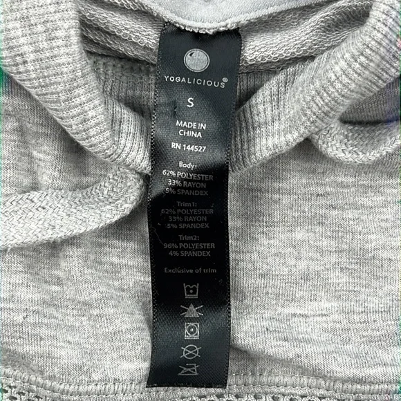 Yogalicious Hoodie Sz: Small - Picture 5 of 6